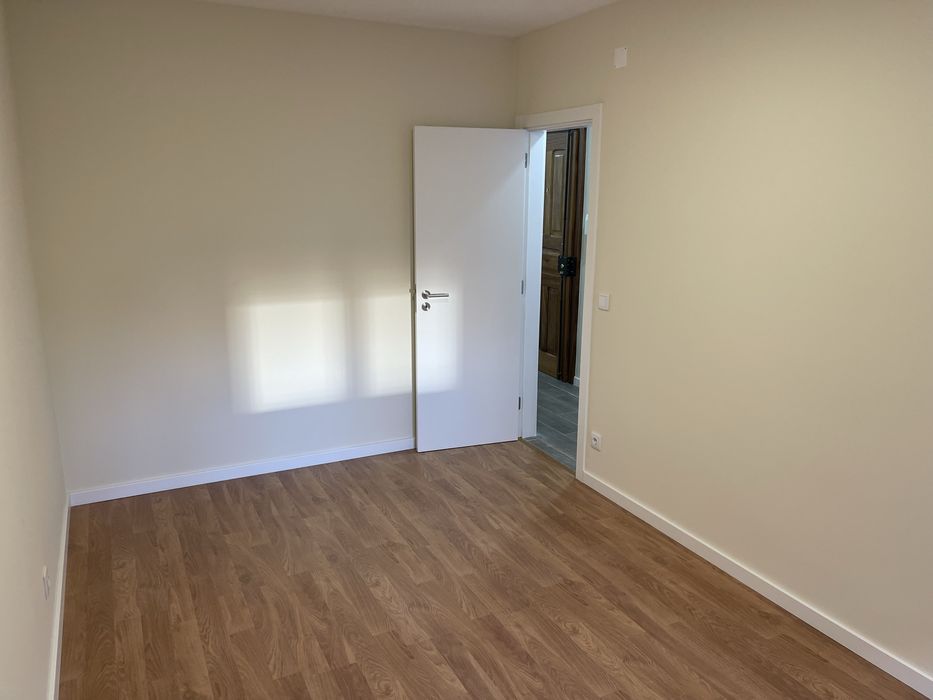 Alugo apartamento T2 Queluz