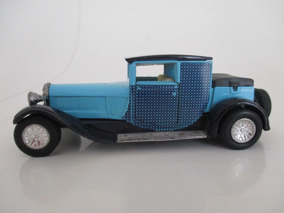 Carros miniaturas de coleção