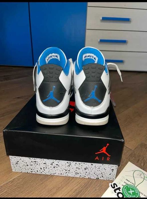 Załączony paragon Jordan 4 retro Motorsports R.39