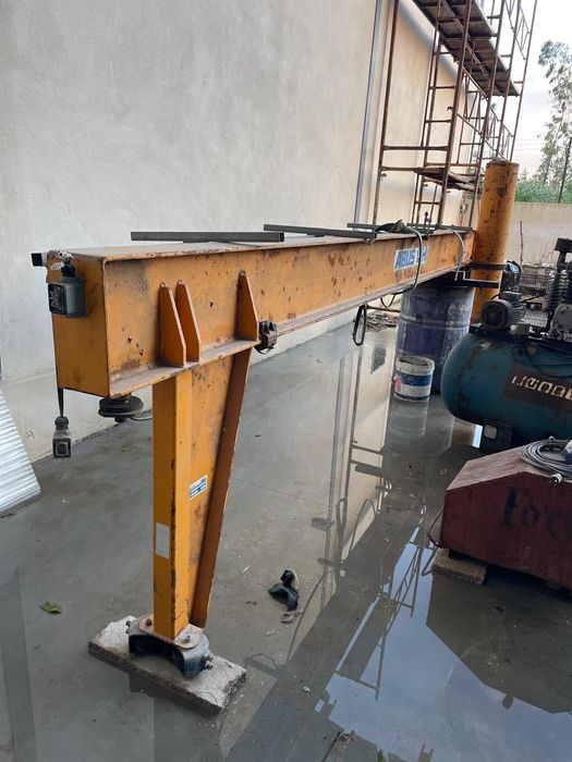 Pórtico a trabalhar