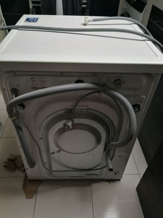 Pralka Samsung 8kg pierze sprawna na czesci WF80F5E0W2W