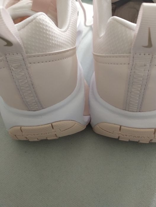 Sprzedam buty Nike nowe 43