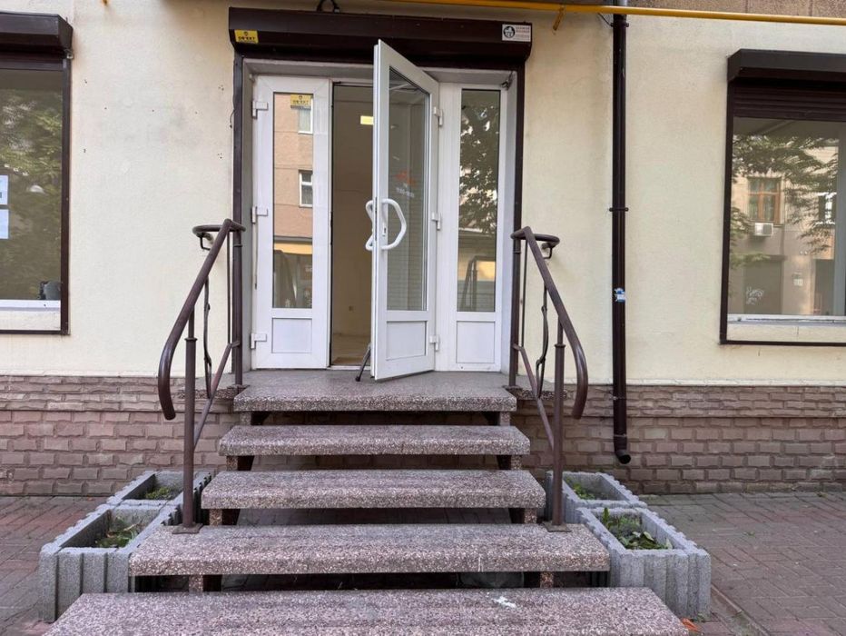 Оренда комерційного приміщення з ремонтом  в Центрі.