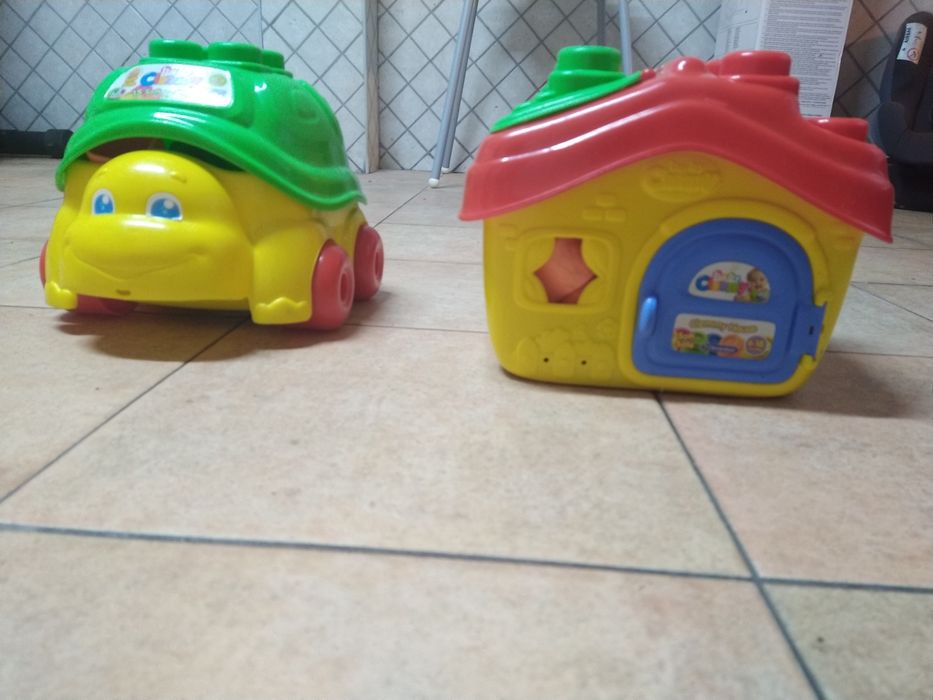 Brinquedos para bebê de construção