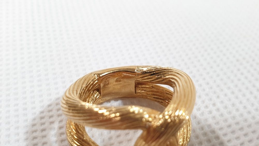 Pozłacany pierścień damski Hugo Boss, rozmiar 52