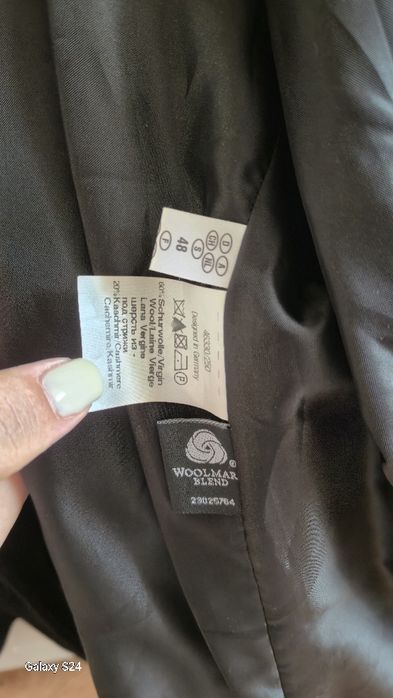 Жіноче укорочене пальто