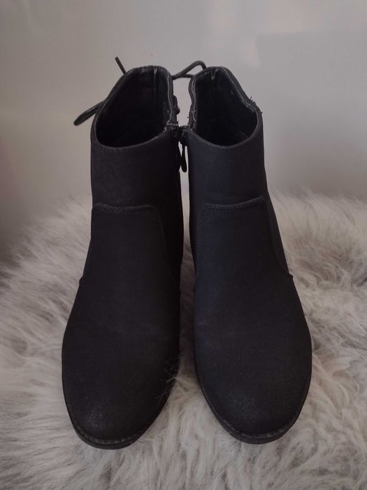 Czarne Botki z wiązaniem 38 39