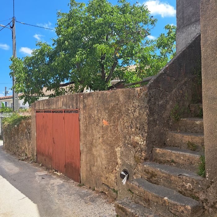Moradia / Imóvel para Reabilitação Total em Almalaguês, Coimbra