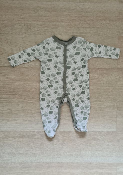 Śpiochy pajacyki śpioszki piżamka 62 ze stopkami