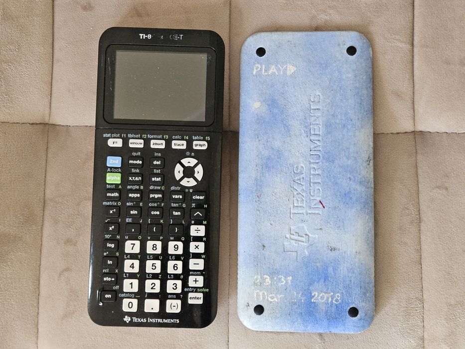 Texas ti-84 plus CE-T kalkulator graficzny