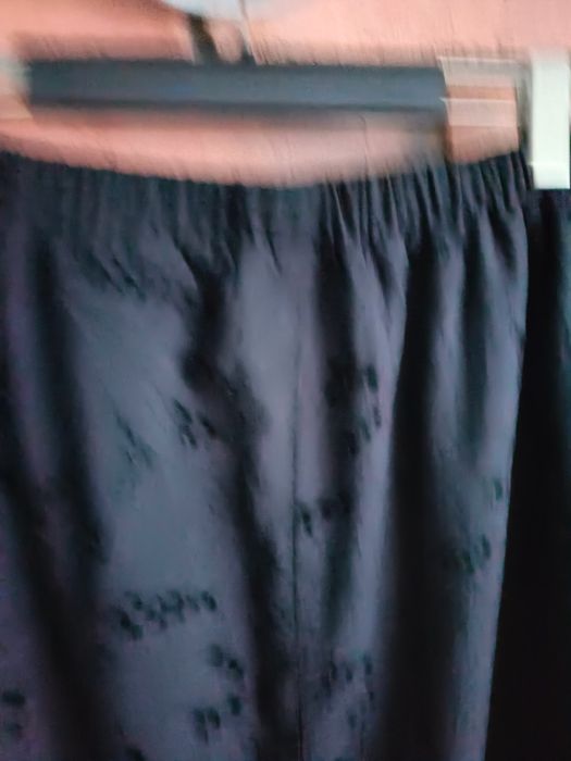 Spódnica czarna midi