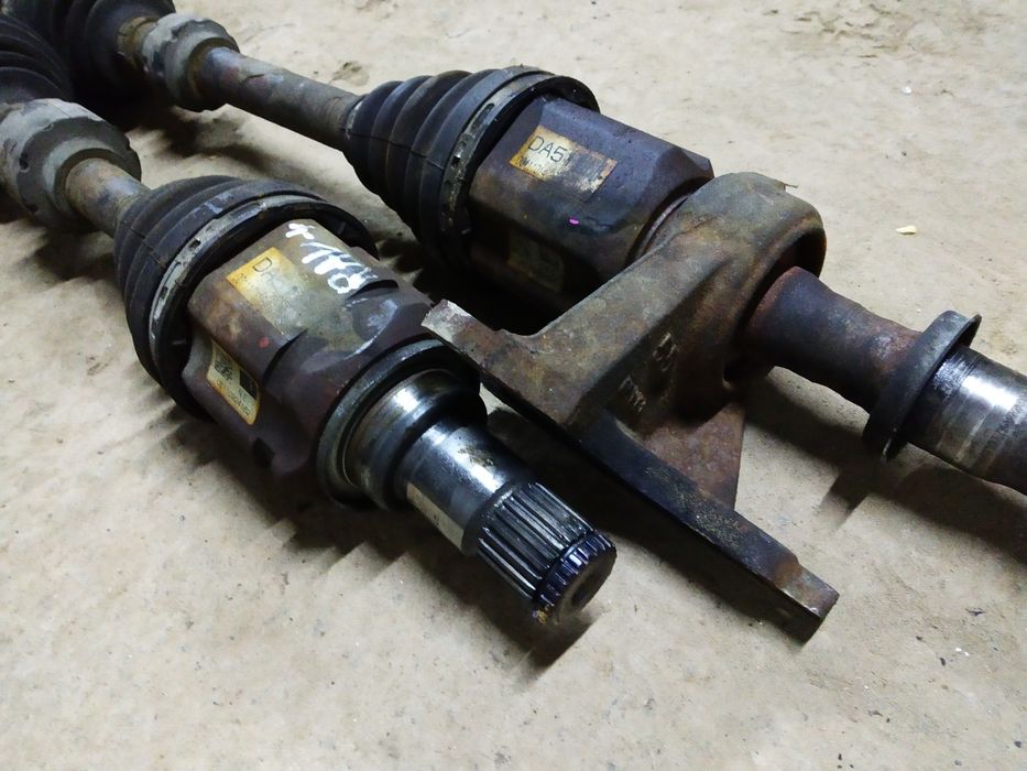 Полуось RAV4 3 2.2 2006-2008 піввісь приводний вал