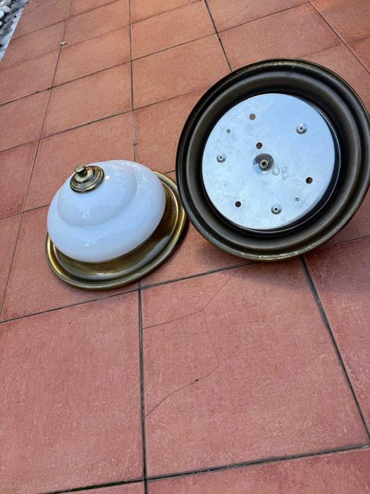 Par de plafonds de teto branco e bronze