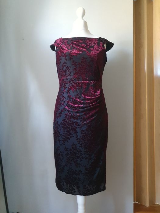 Gotycka sukienka z burgundowymi welurowymi wzorami bodycon romantic goth whimsigoth