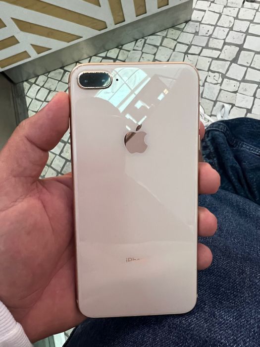 iPhone 8 Plus 64 GB
