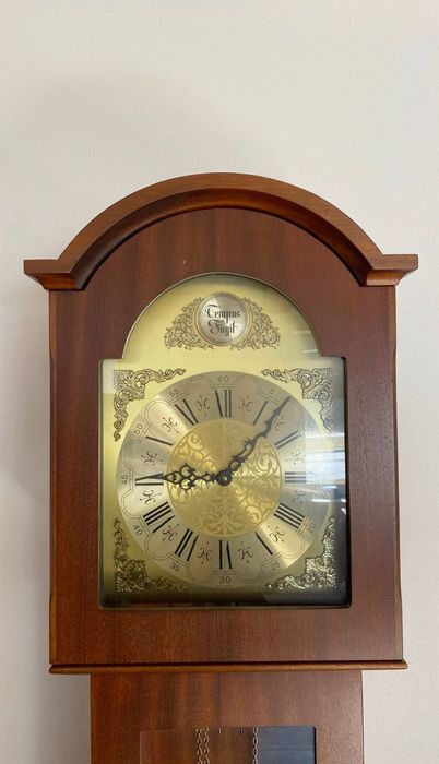 Zegar stojący elegancki styl