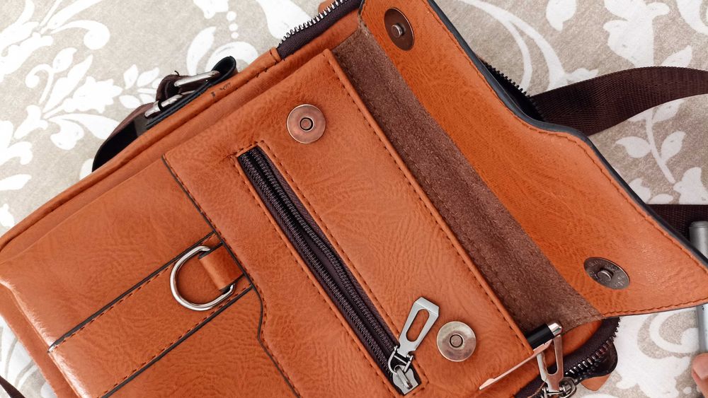 Bolsa unisex pequena em bom estado