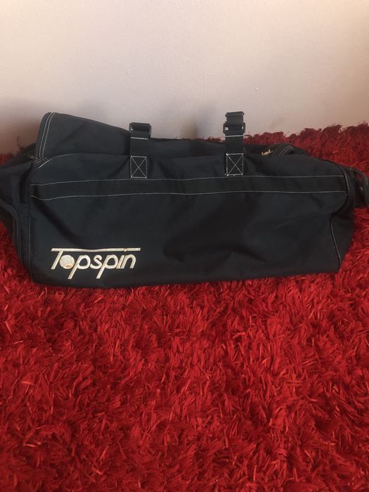 Дорожня сумка вміщається багато речей