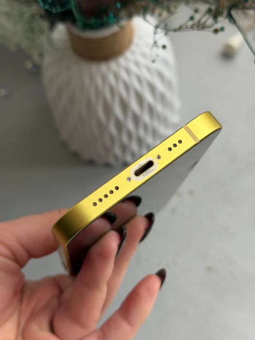 Apple iPhone 14 128GB Yellow. Neverlock. Esim