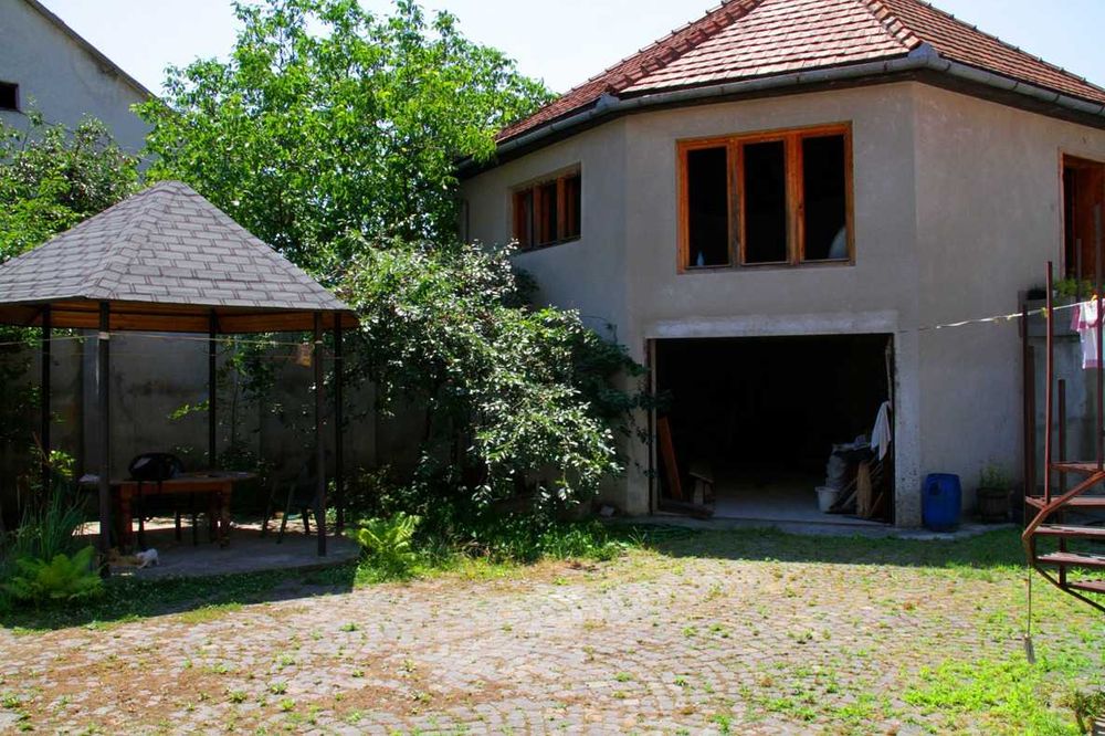 Будинок 390 м², місто Берегове, Закарпатті Під міні-готель або 2 сім’ї