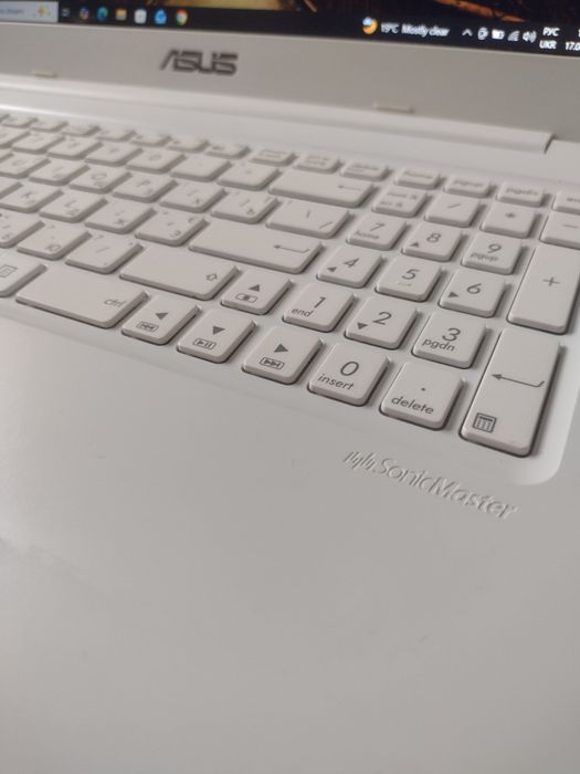 Asus Vivobook FHD SonicMaster 1TB