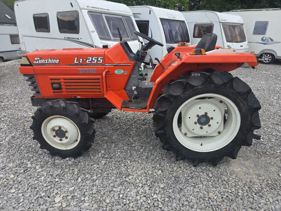 Kubota SUNSHINE L1 255  Wspomaganie Kierownicy---Rewers!!!