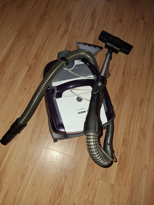 Пилосос Bosch AquaWash & Clean Serie 4
