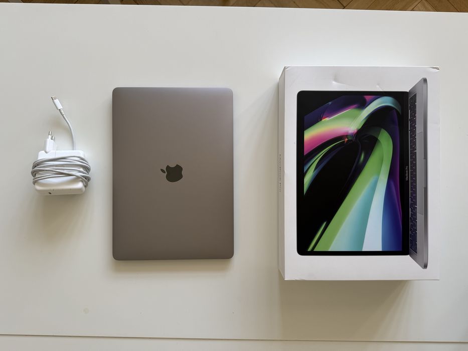 Macbook M1 Pro 256gb SSD 8gb Ram
