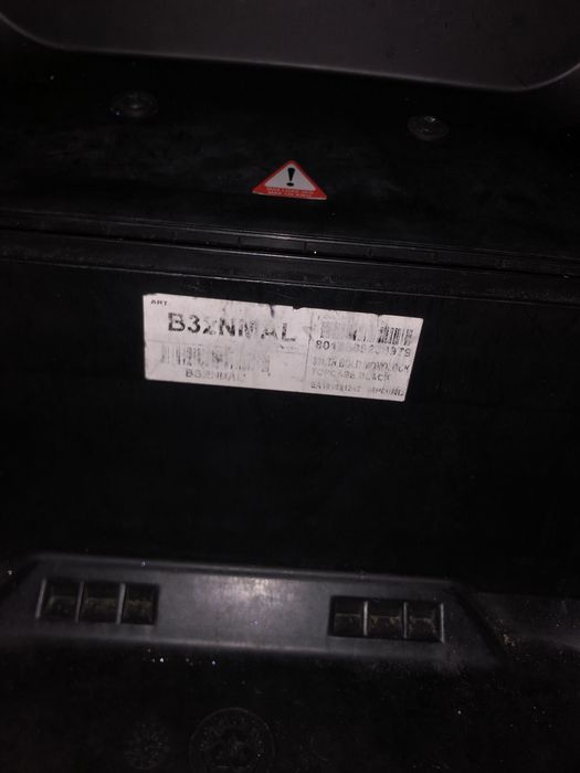 Top case givi com encosto para pendura