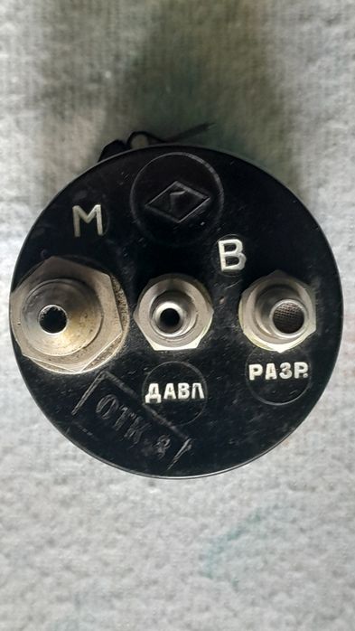 Указатель температуры (ТУЭ4), Указатель давления.