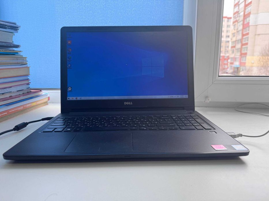 Ноутбук Dell Inspiron 5570 | i5 | 8GB RAM | SSD | 15.6
