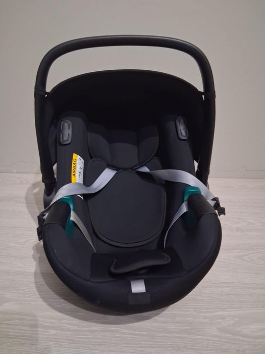 Britax Römer baby-safe  isense + flex base iSENSE