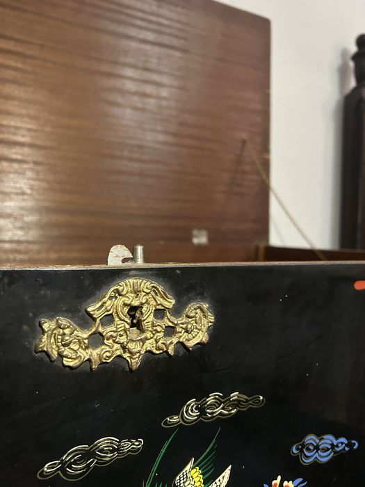 Arca/ bau de estilo asiático - antiga