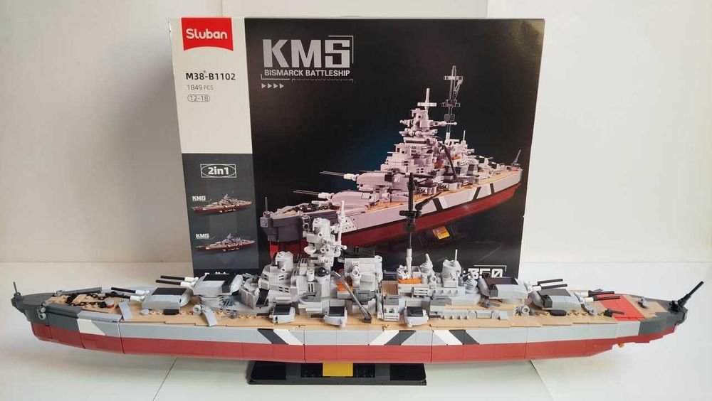 Sluban M38-B1102 Pancernik Bismarck / Tirpitz, 1849 elementów, skala 1:350 + gratis