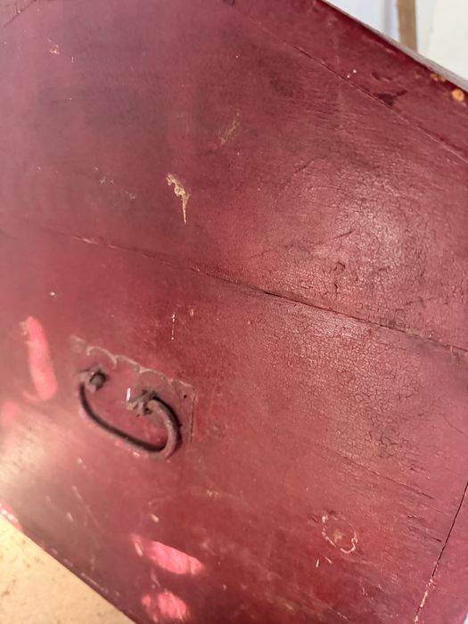 Arca antiga pada restaurar