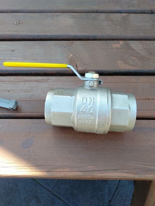 Zawór kulowy gazowy DN40 6/4 cala