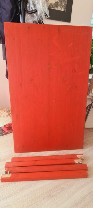 Aparador/comoda e mesa de refeições/secretária-  cor de laranja