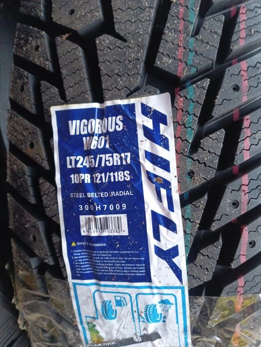 Резина зима 245/75 R17   нова 3324