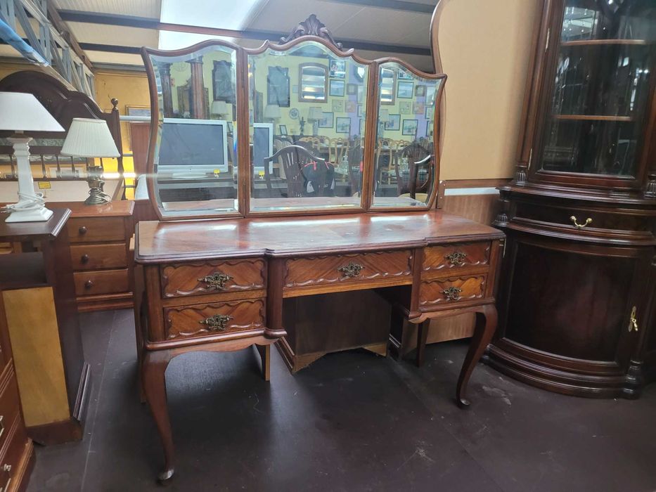 Toucador antigo estilo Quen Anne - Bom estado geral