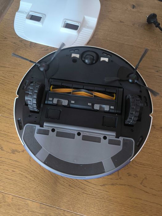 Продам робот-пилосос Ecovacs Deebot Ozmo N10 Plus