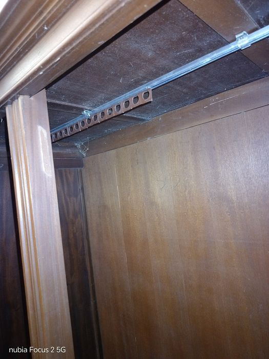 Roupeiro třes portas třes gavetas