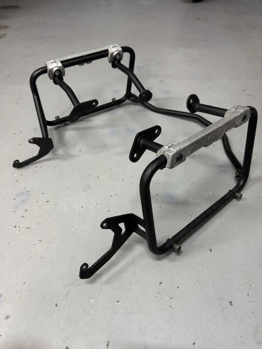 Suportes GIVI para KTM 1290 Super Adventure 2017 a 2020