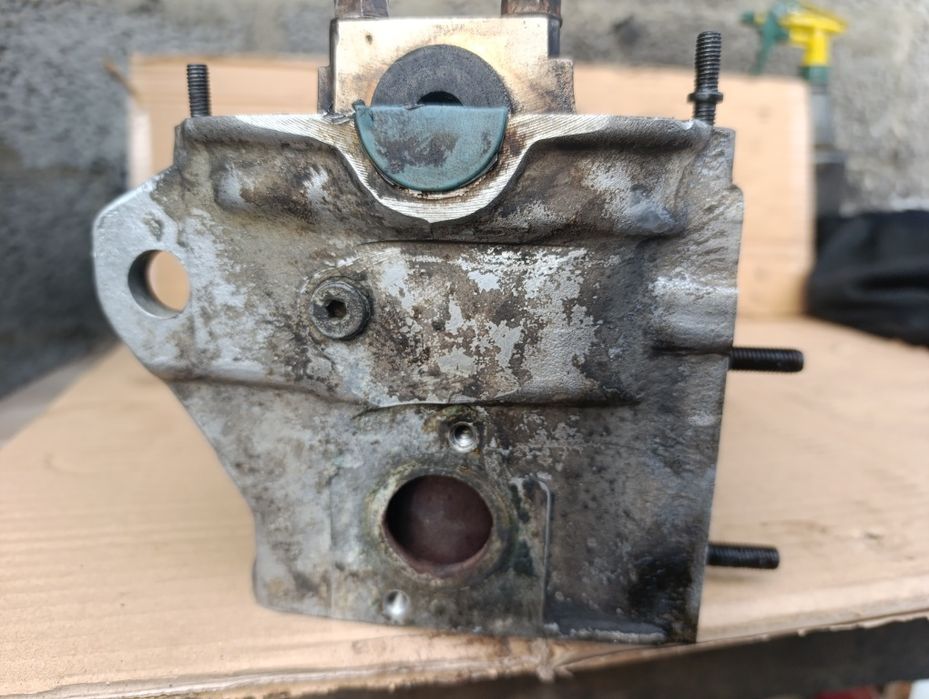 Гбц головка 2.0 053103737 Ауді 80 100 А6 Passat b3 B4 Golf