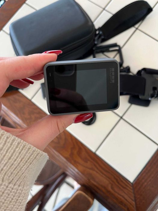 Екшн-камера GoPro Hero 7 silver в кейсі