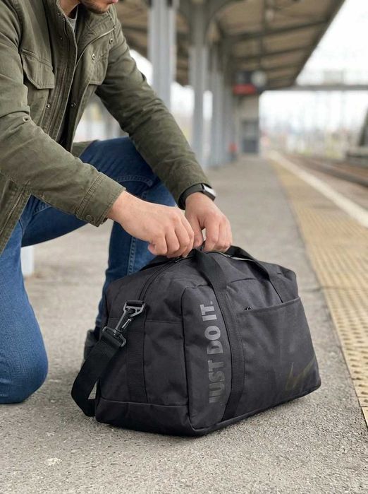 Сумка дорожня Найкі, сумка дорожна якісна з міцною тканиною та додатковими кишеньками