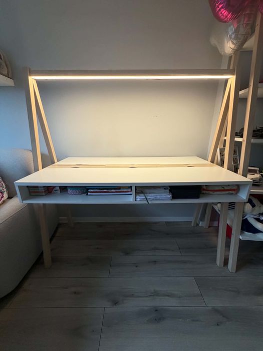 Biurko vox z oswietleniem  plus komoda