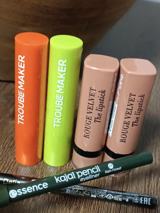 Pomadki matowe Bourjois + kredki do oczu