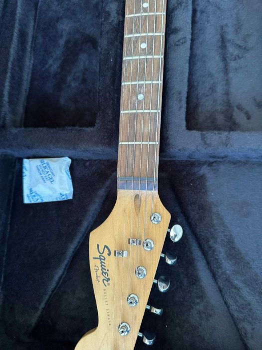 Guitarra Fender Squier Stratocaster com Upgrades