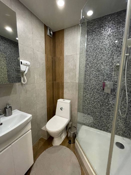 Продам 5 кімнатну квартиру. Район ДНС. Василя  Стуса