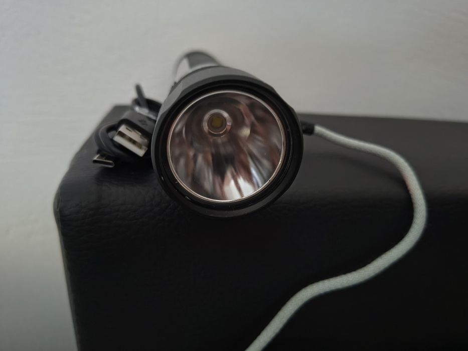 Latarka Usb-C+Solarna 500+200lm.Taktyczna.Cena z wysyłką.